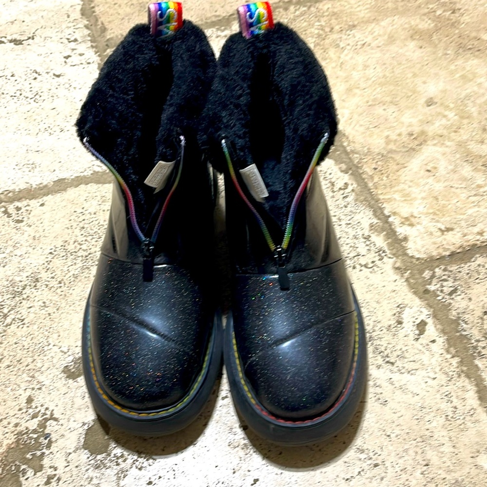 TOMS Glitter Boots Rainbow Striped Black Zip Up Front SIZE 9